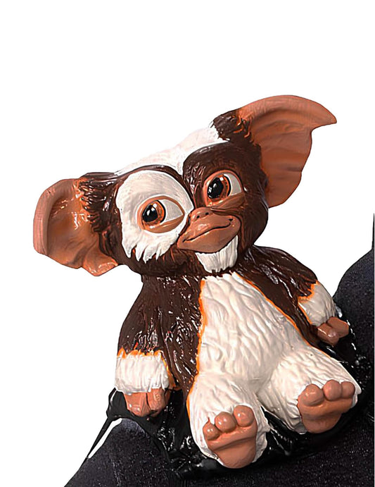 Gros plan de la figurine d'épaule Guizmo Gremlins