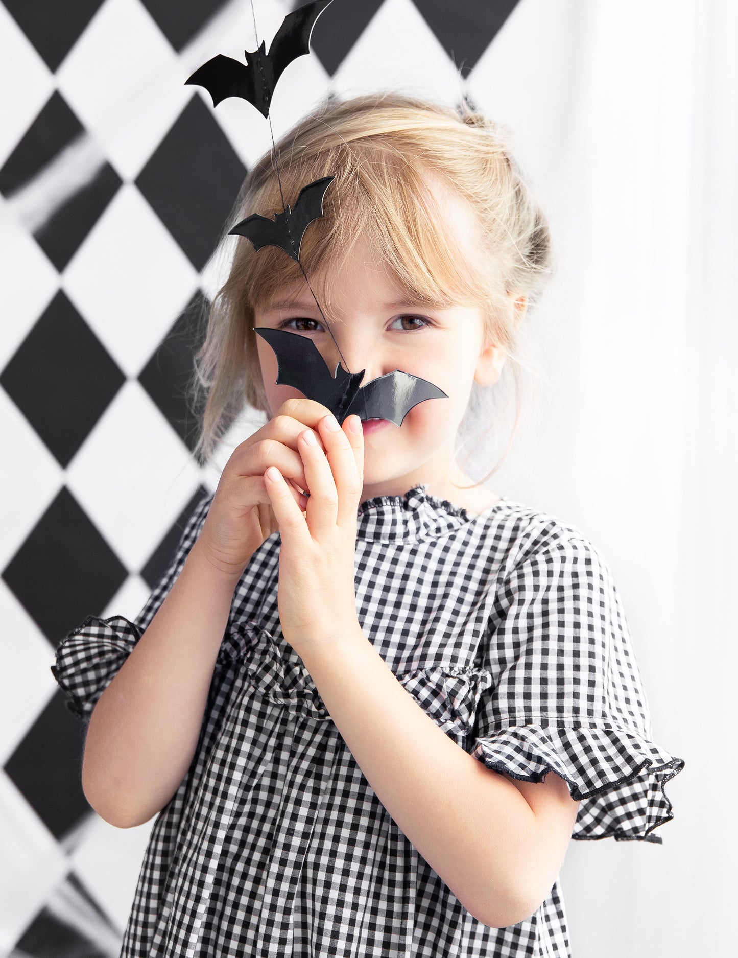 Girlanda s černým netopýrem 150 x 11 cm