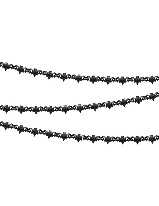 Détail des motifs suspendus de la guirlande en papier chauve-souris