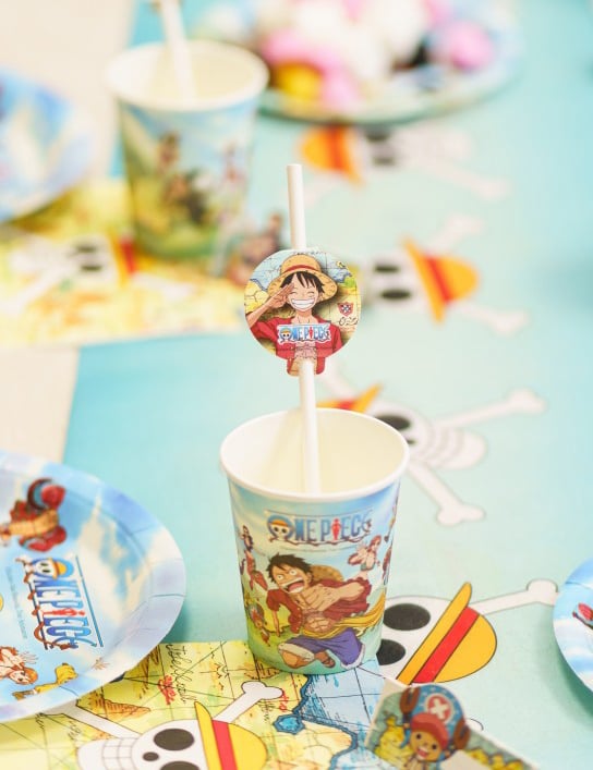 Détail du médaillon Luffy du lot de 9 pailles en papier avec médaillons One Piece