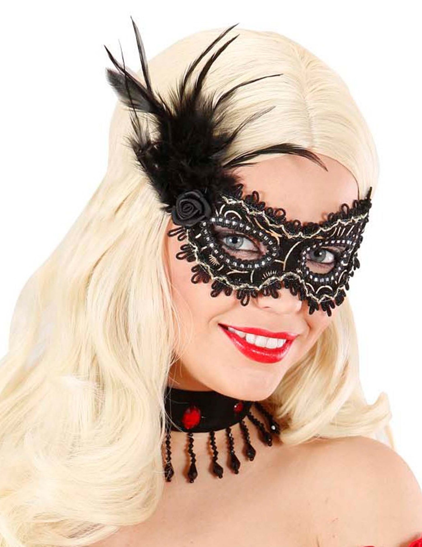 Dospělý vlk s černým a zlatým opeřením