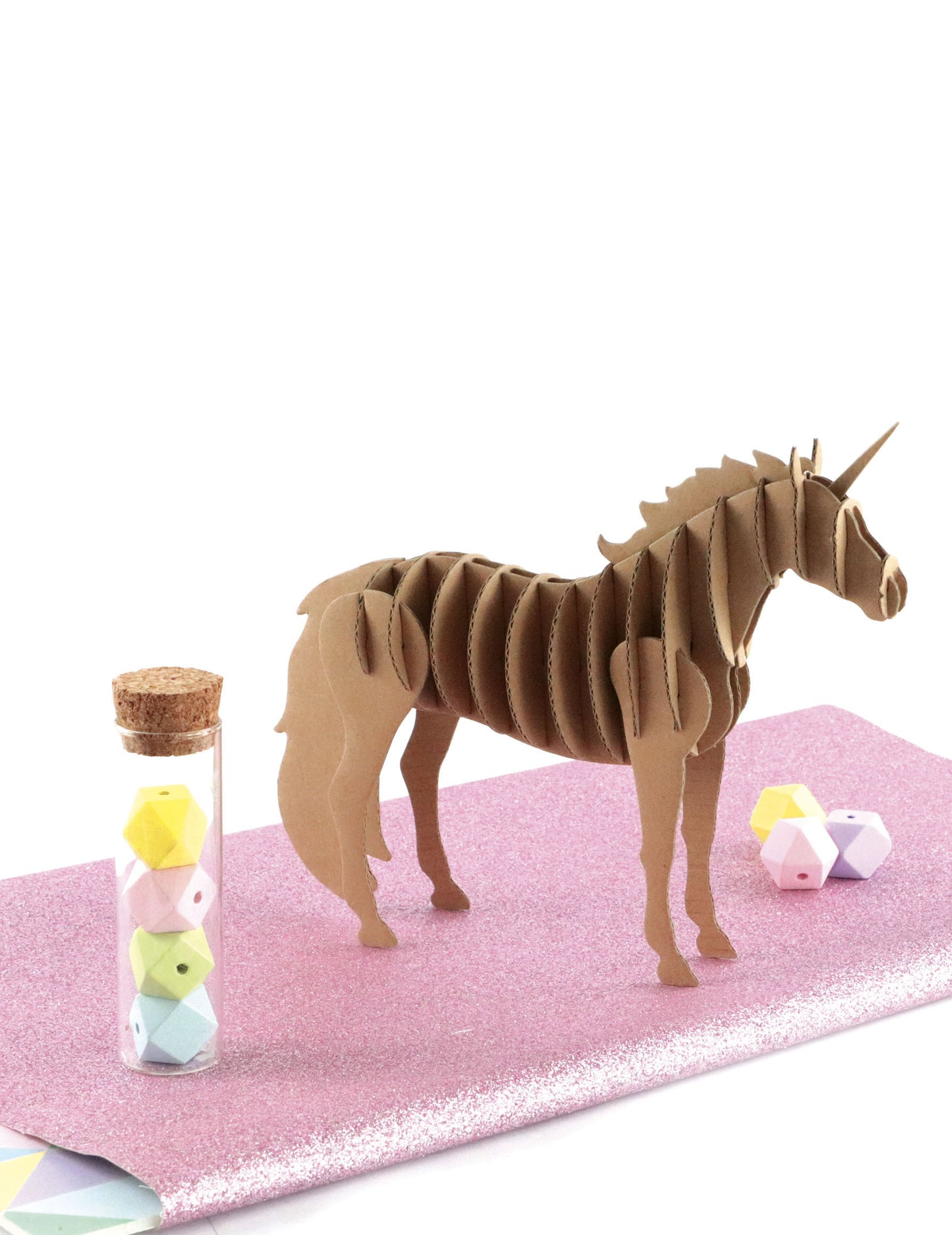 Kartonový model Unicorn 21,5 x 4 x 17 cm sestavit se