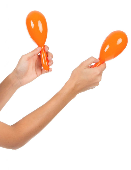 Mise en situation des maracas pour adulte orange