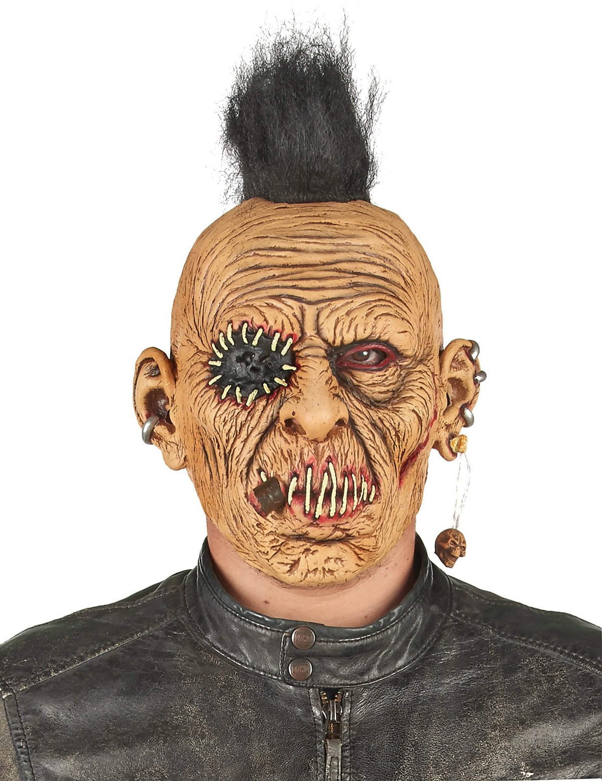 Detail zašité úst a piercingů latexové punk masky s čírem