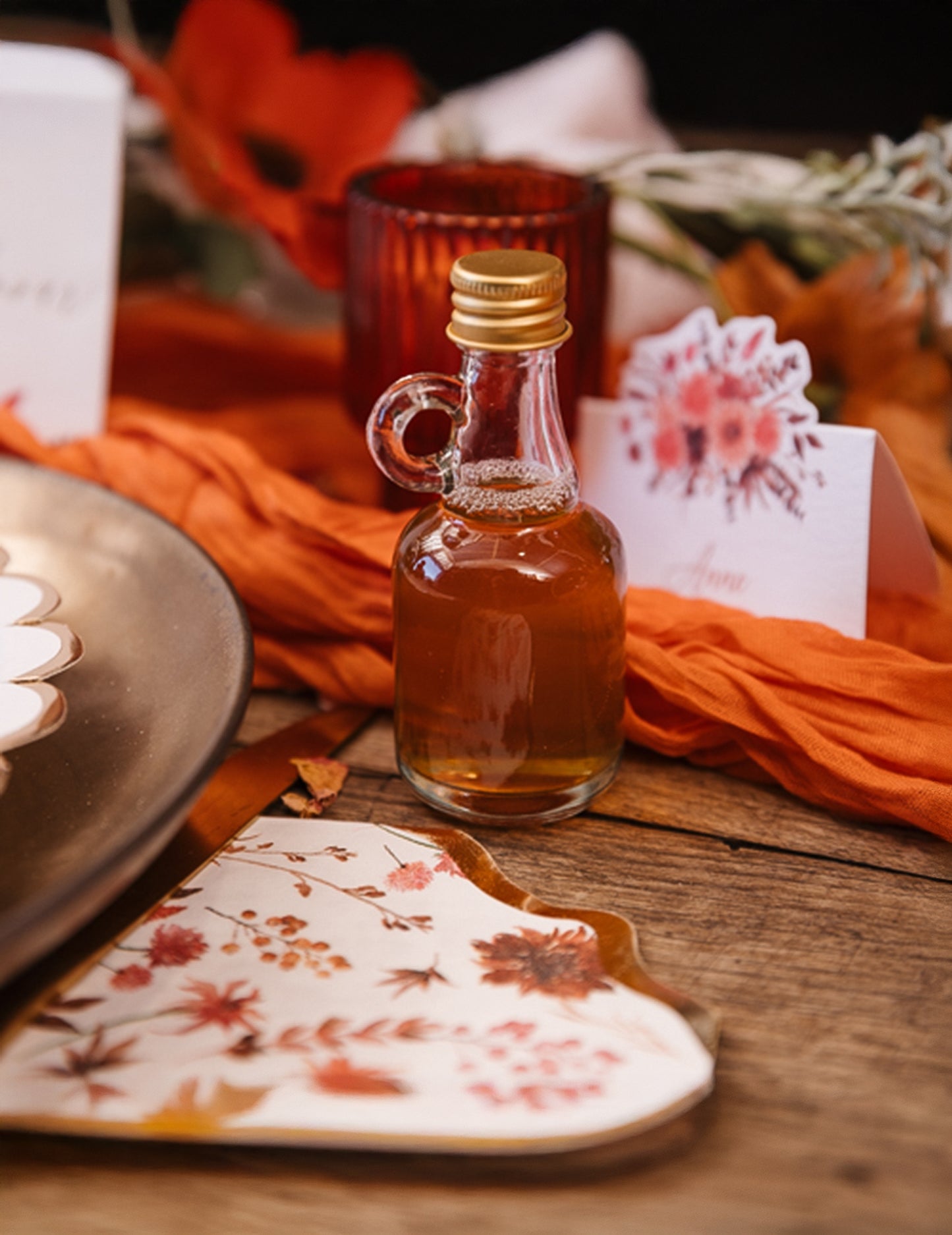 Roztomilá průhledná sklenice s uchem a zlatým uzávěrem 50ml na svatbu