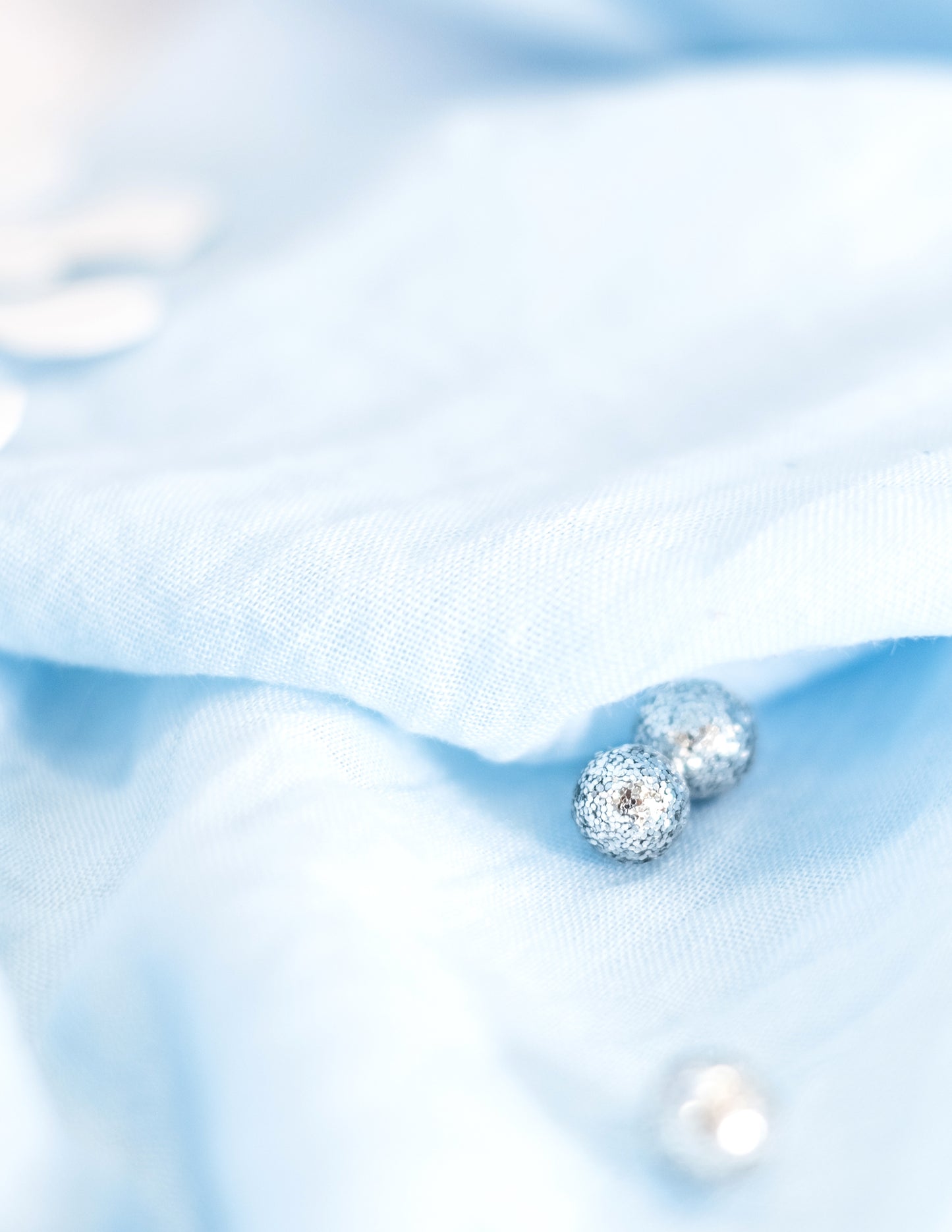 Mini stříbrné třpytivé kuličky 8 mm 10 g