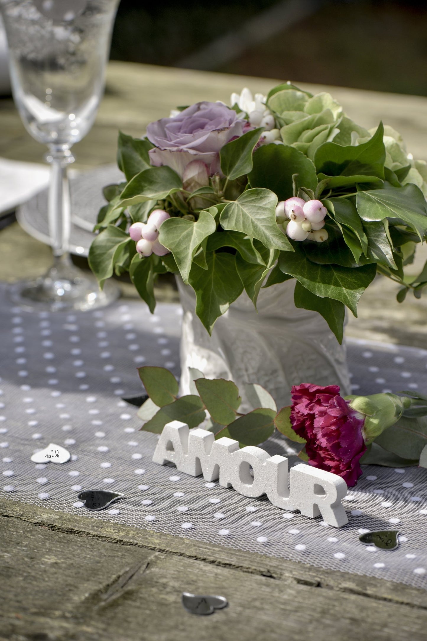 Dřevěné slovo láska bílé třpytky 2,5 x 12 cm na svatbu