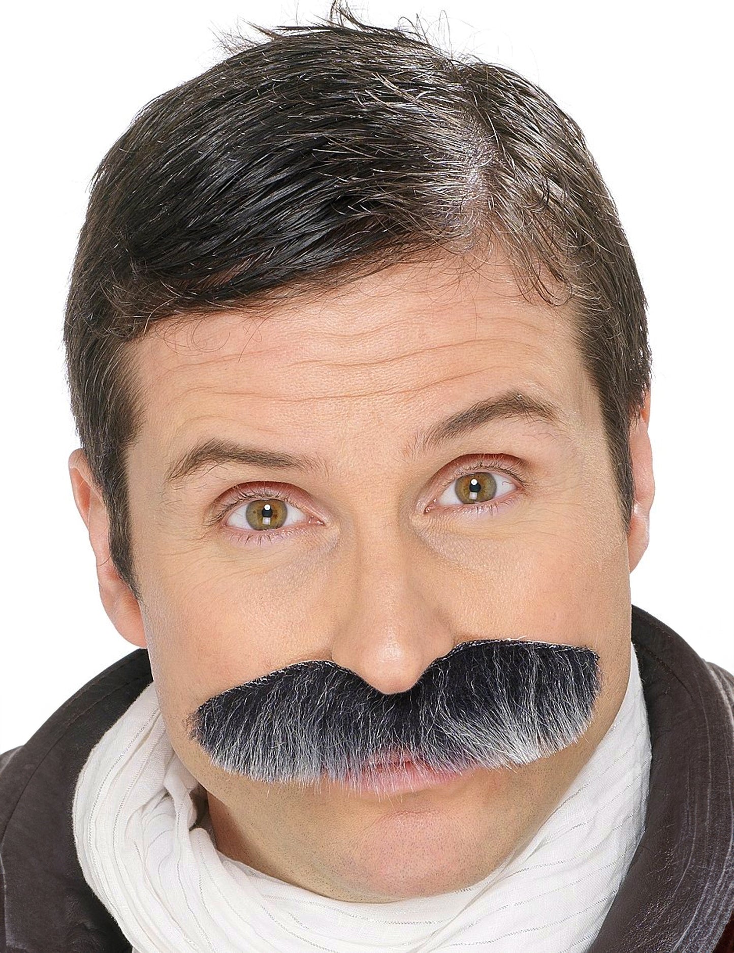 Šedivící knír u dospělých