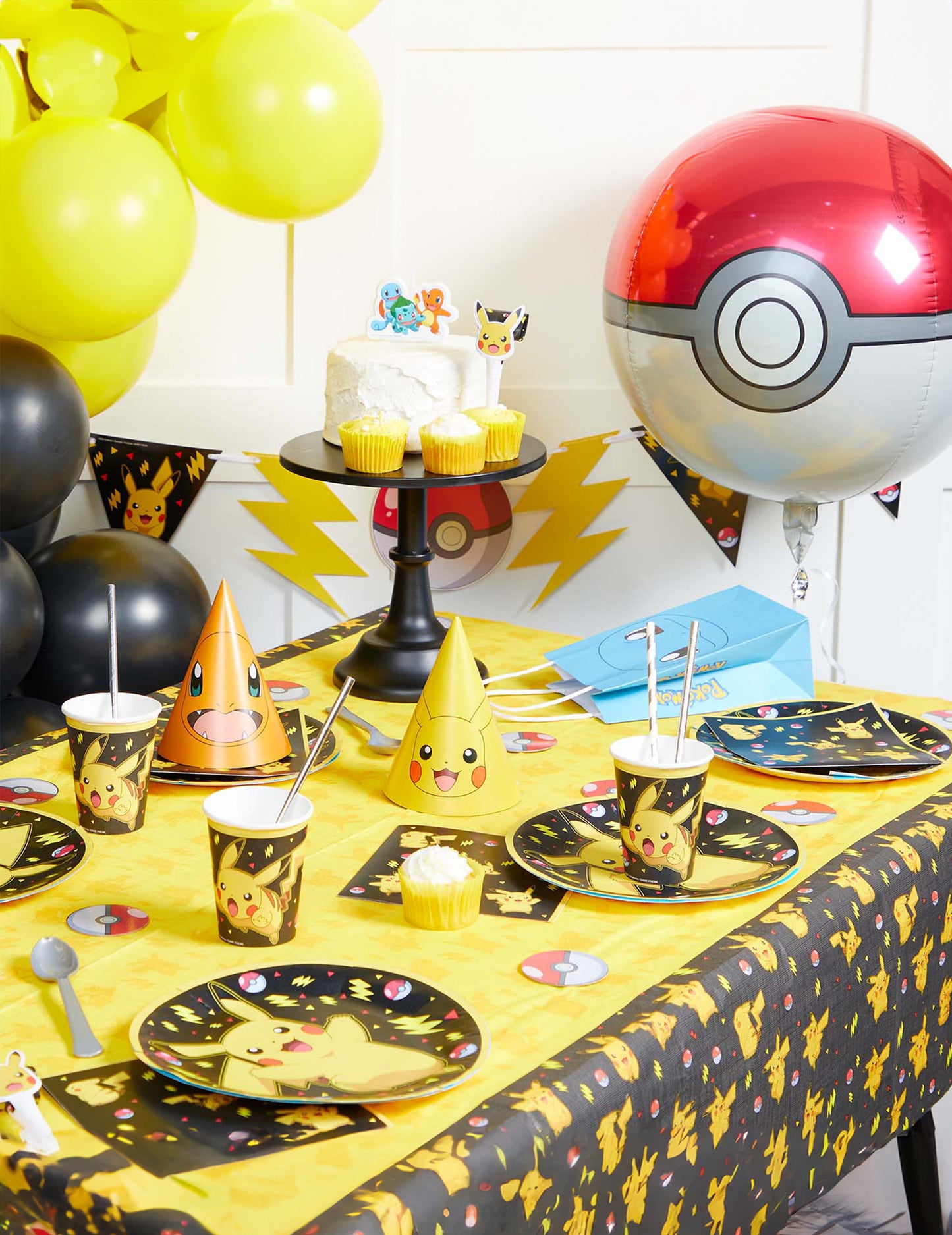 Ubrus Pokémon Pikachu 120 x 180 cm