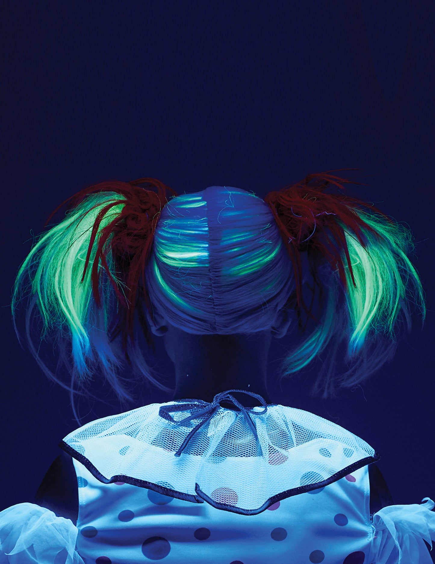 Červenobílá fosforeskující paruka s copánkem pro děti