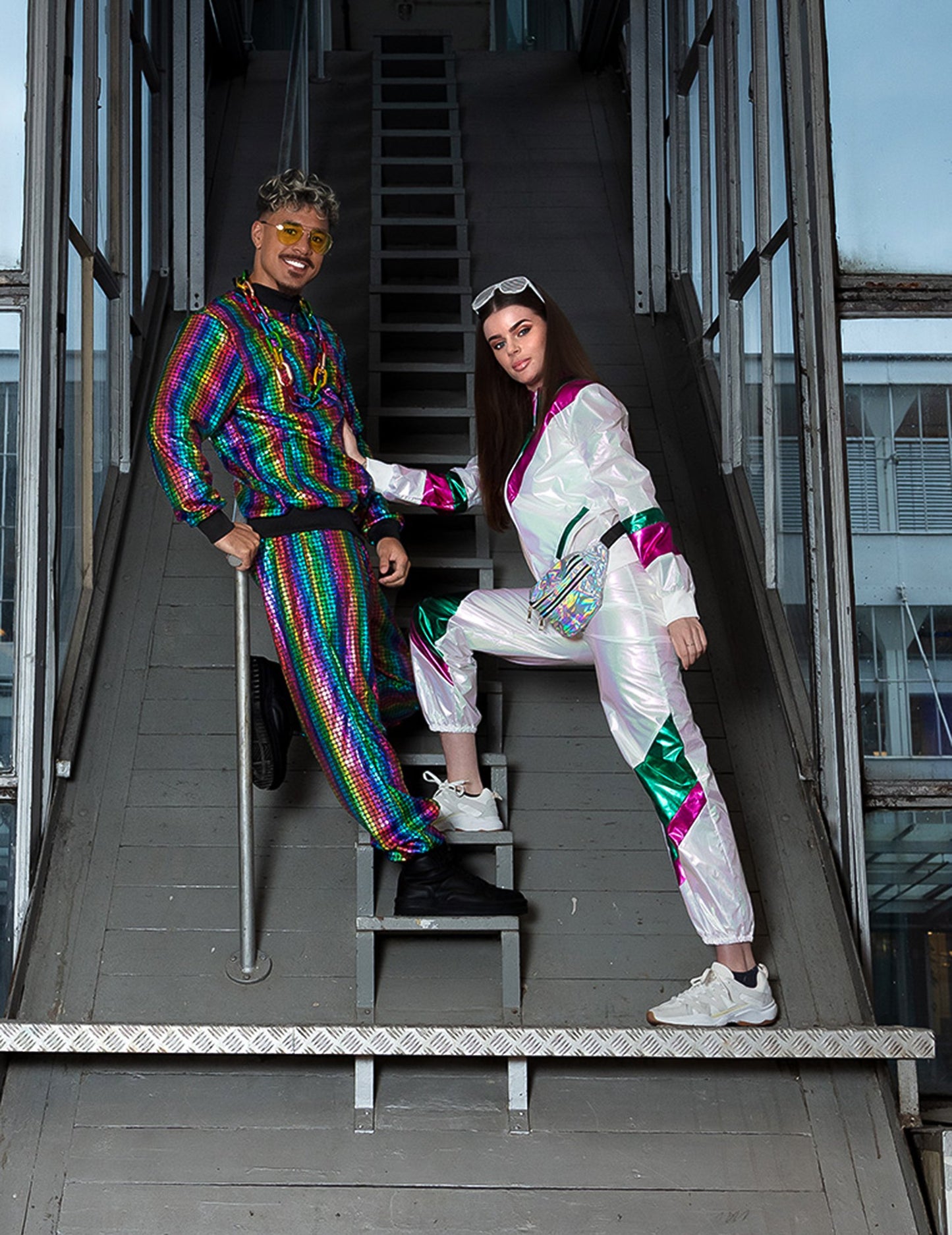 Stříbrná holografická ledvinka