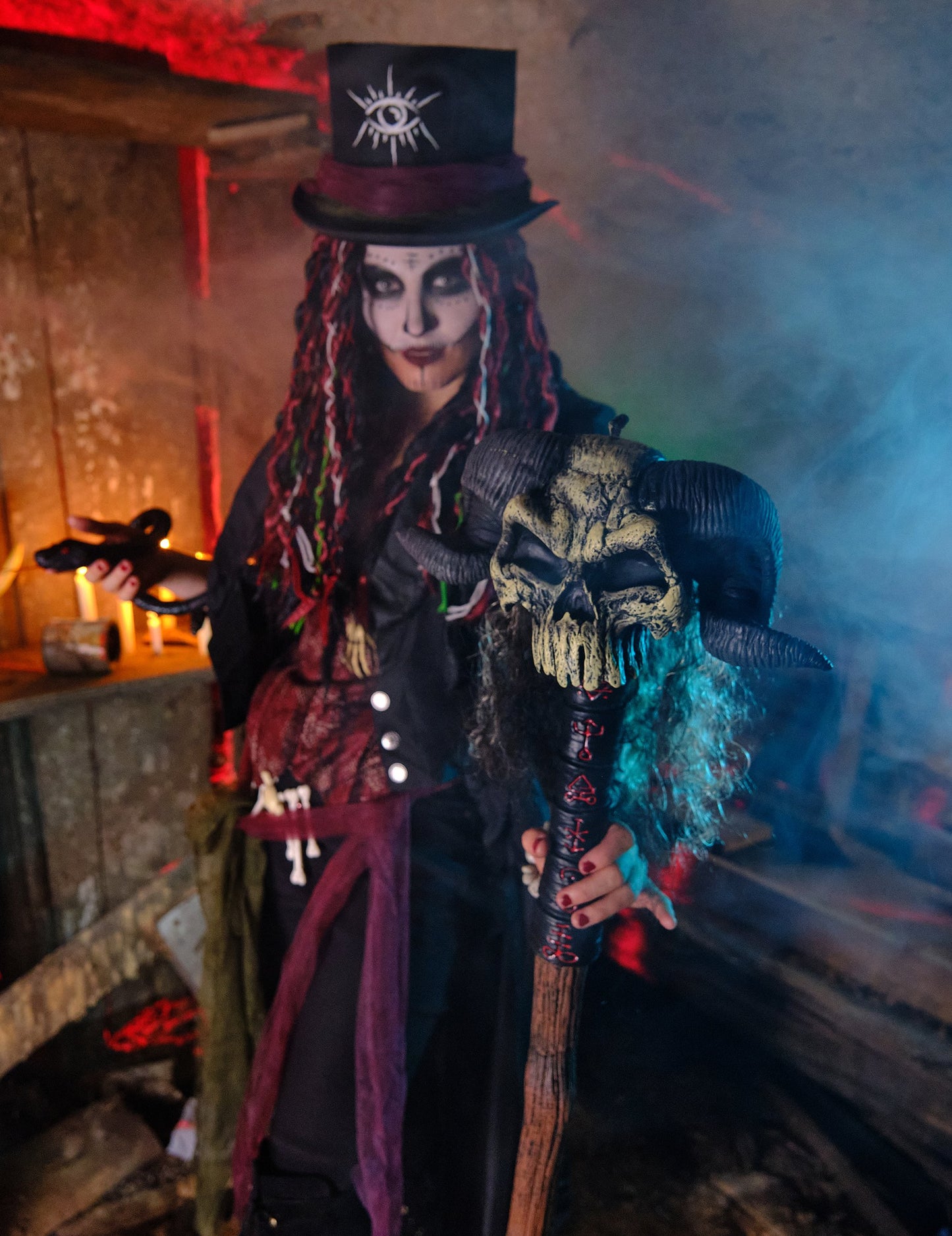 Čarodějnické žezlo s lebkou 147 cm