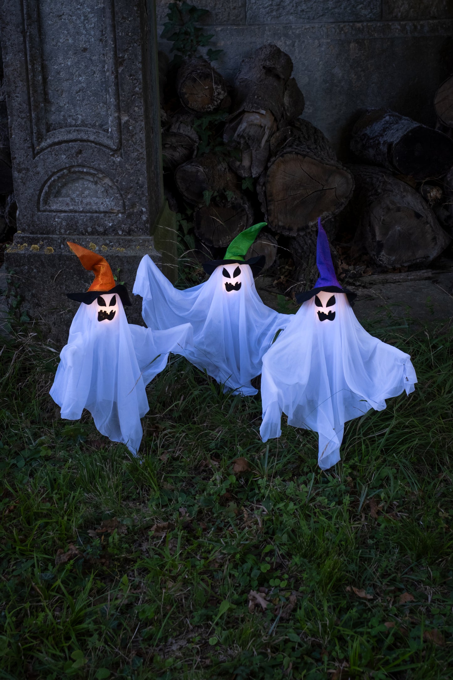 Sada 3 svítících duchů s kolíky 68 cm