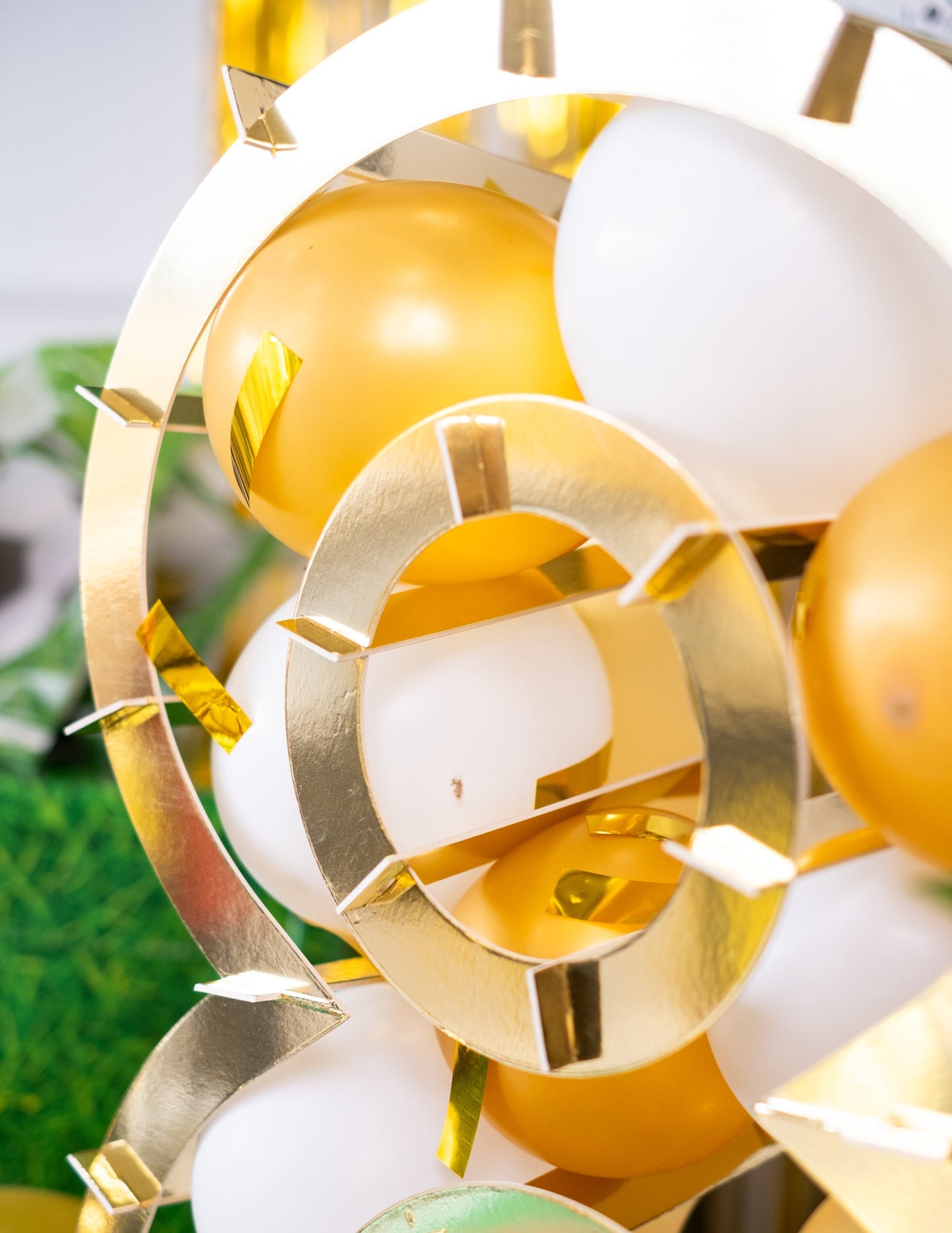 Struktura zlatého čísla pro balónky 64 cm lepenka