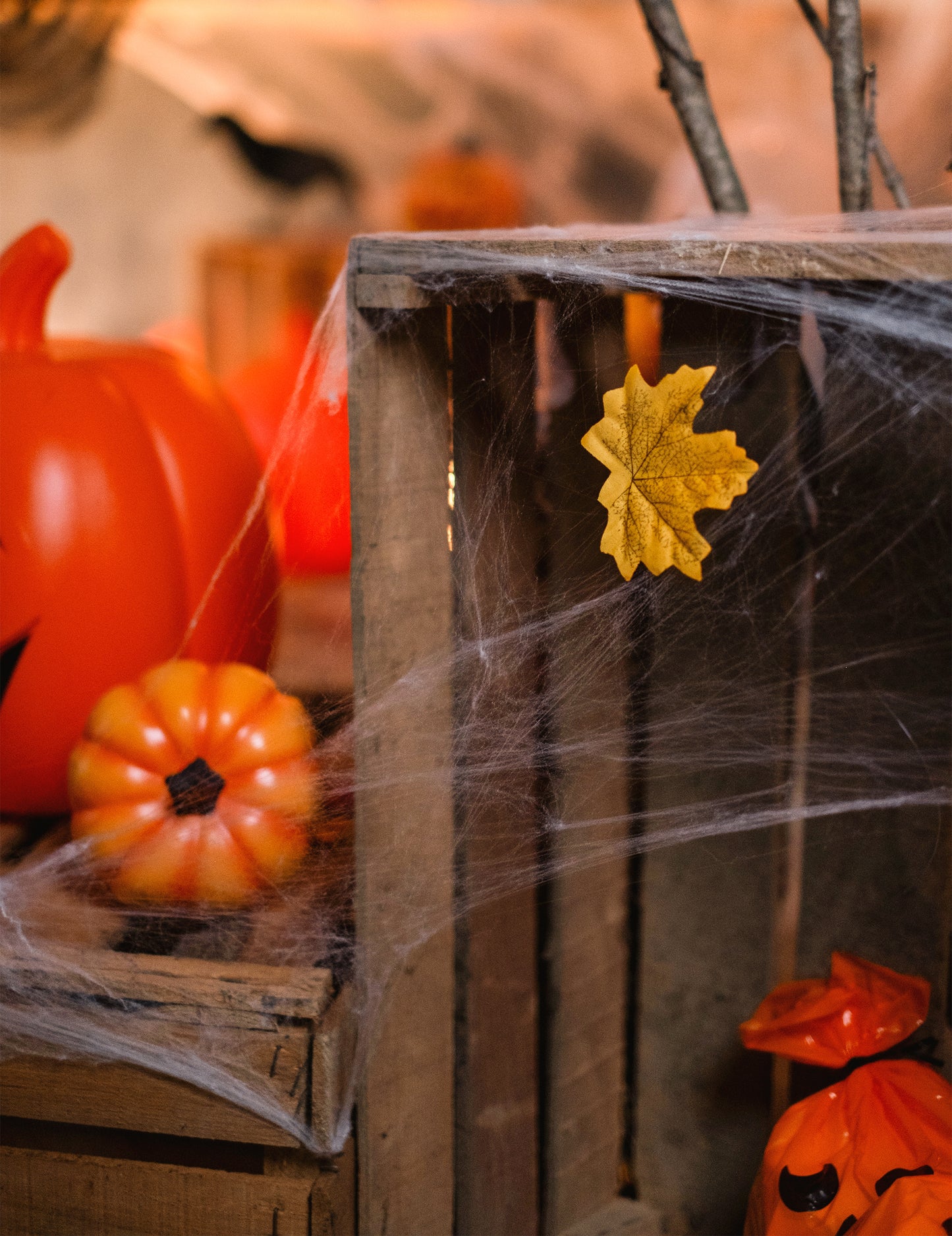 Bílá pavučina s pavouky 100g Halloween
