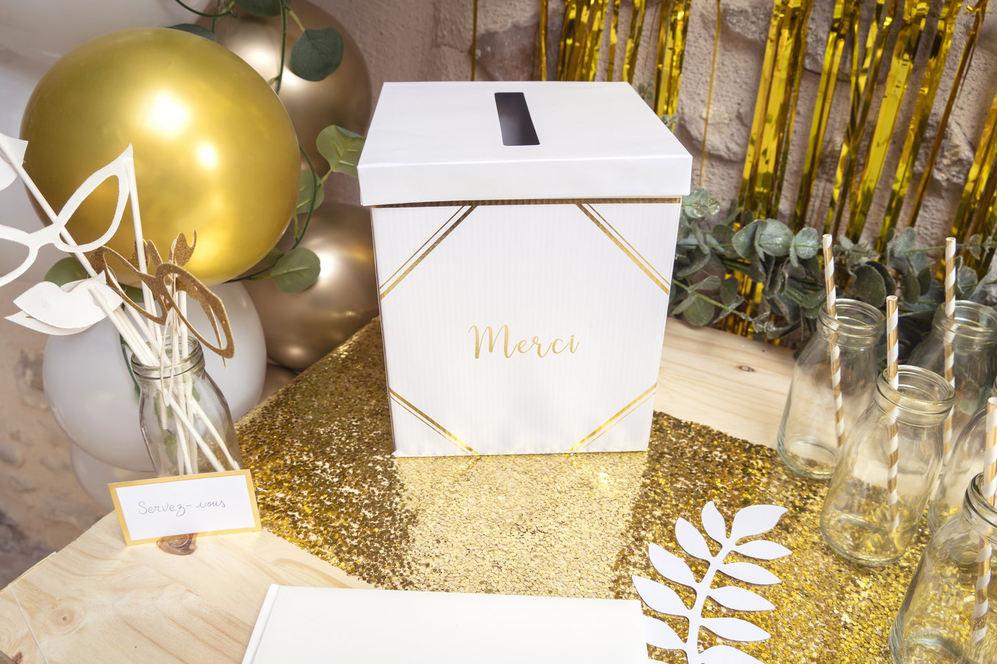 Bílo-zlatá děkovná kartonová volební urna 21 x 25 cm