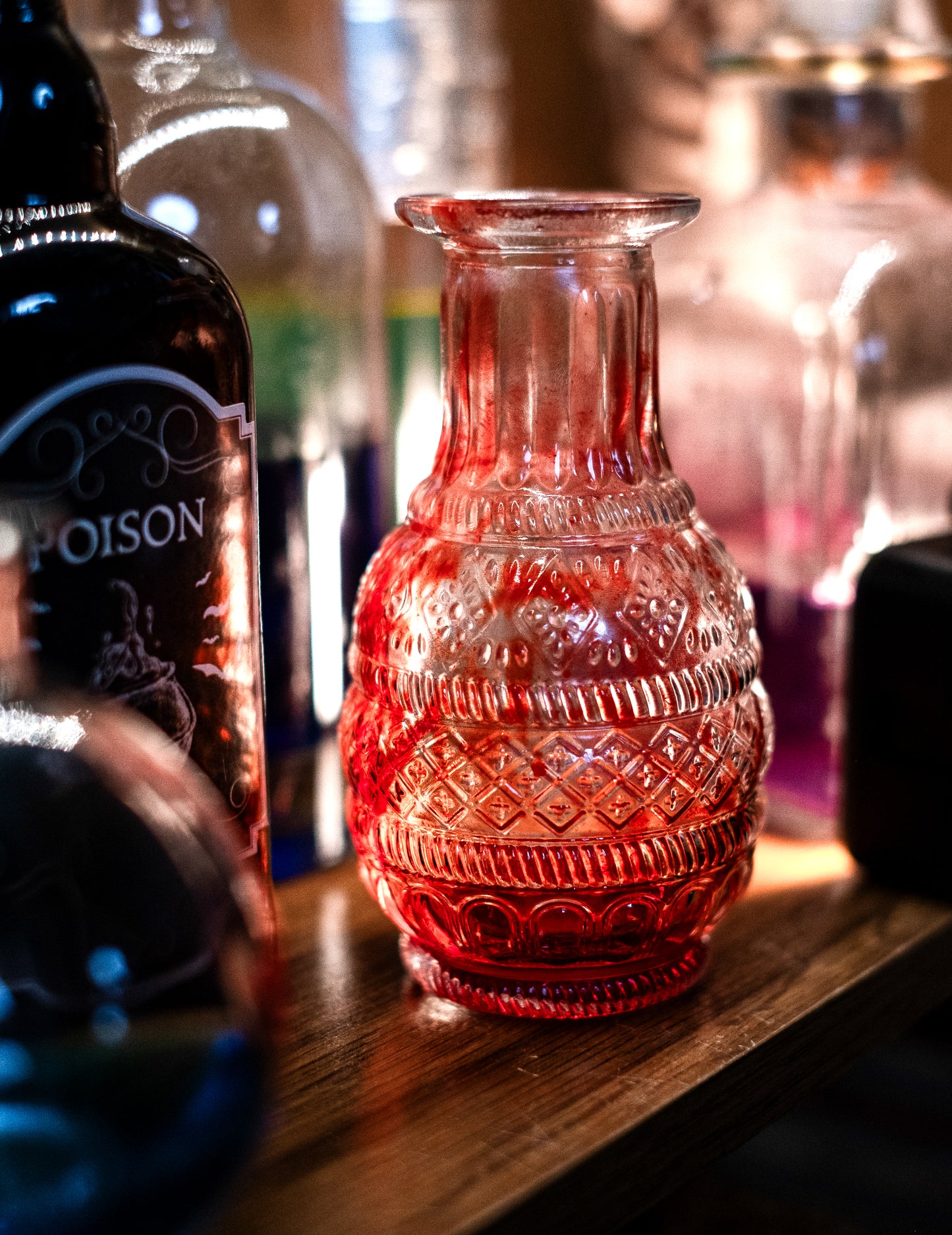 Starožitná rytá skleněná váza 7,5 x 13 cm