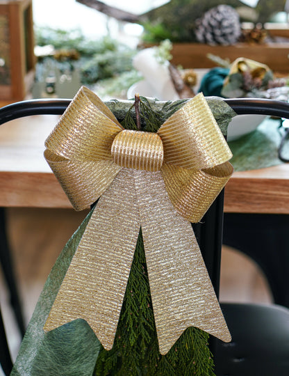 Zářivě zlatá mašle 23 x 38 cm 