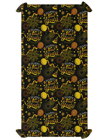 Détail du motif de la nappe Happy New Year pour fête noir et or