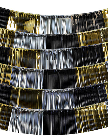 1 pozadie 6 strapcových kovových girland 150 x 26 cm