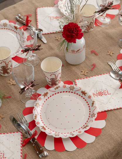 10 white and red plates with Christmas treat pattern 23 cm lepenka
