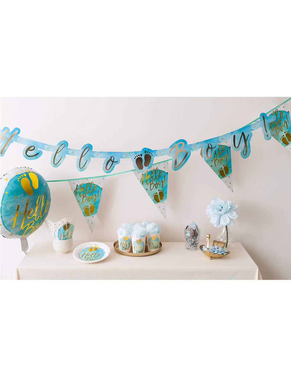 Prostírání slavnostního stolu s papírovými talíři Hello Boy pro baby shower v modrá a zlatá