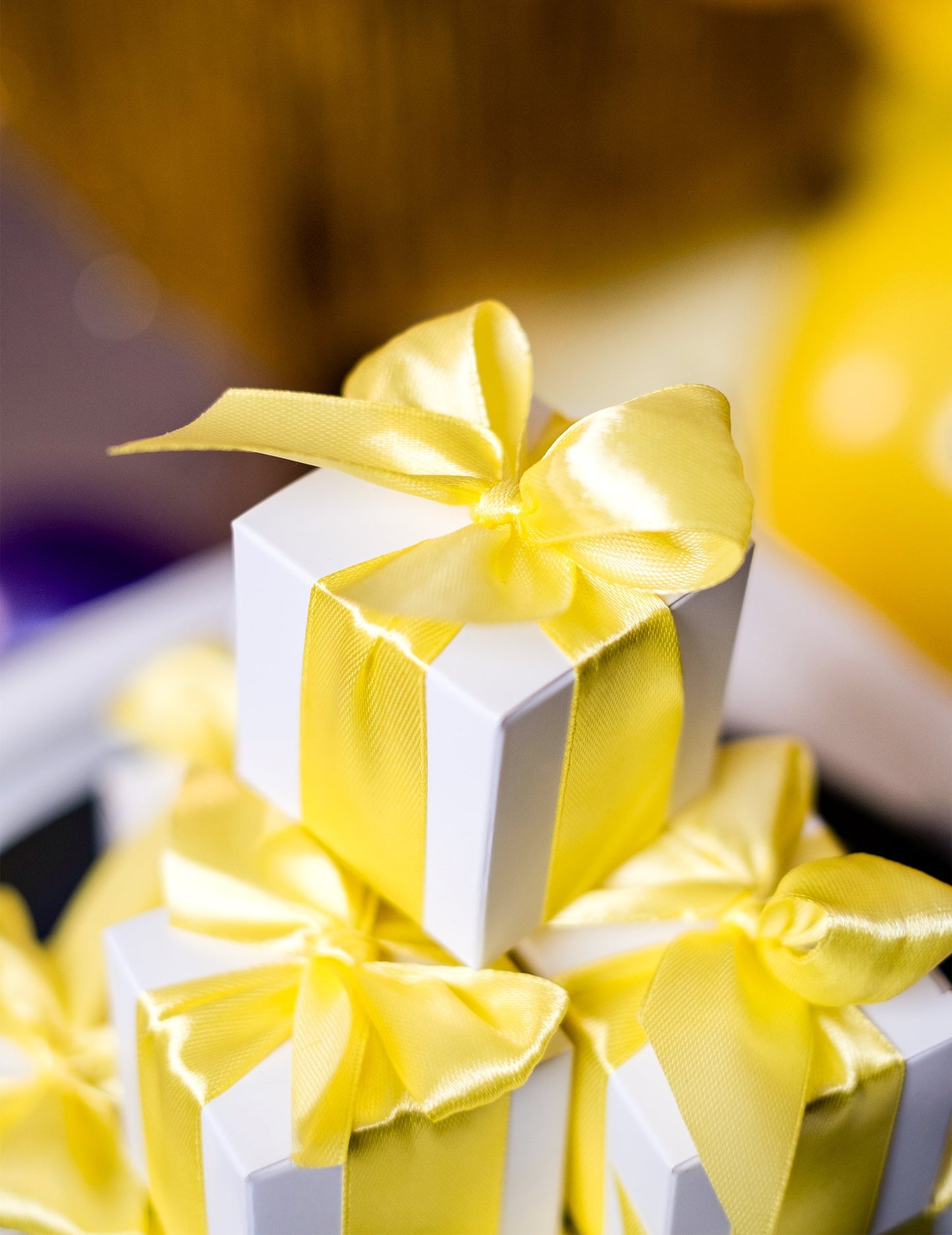 10 čtvercových bílých kartonových krabic 5 x 5 cm na sladkosti a svatby