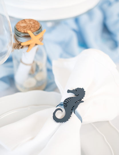 10 dřevěných konfet s modrými mořskými koníky, 6 a 4,5 cm