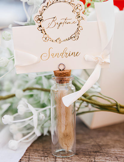 10 papírových značek na křest 8 x 6,5 cm zlatý květinový vzor