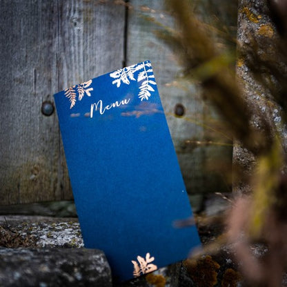 10 menu z mořských a měděných kapradin 22,5 x 11 cm na svatbu