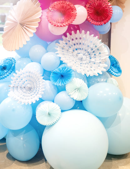 100 světle modrých latexových balónků 26 cm přírodního kaučuku