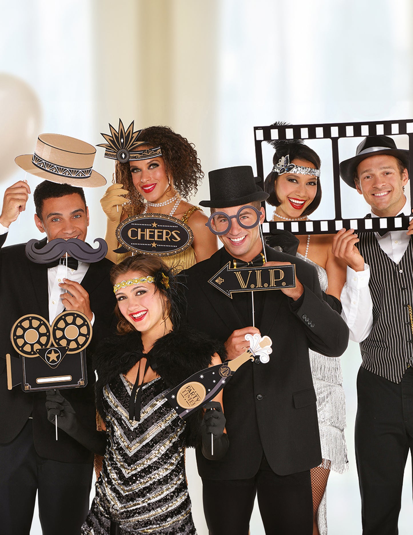 12 hollywoodských doplňků pro fotobudky z bouřlivých dvacátých let a kina