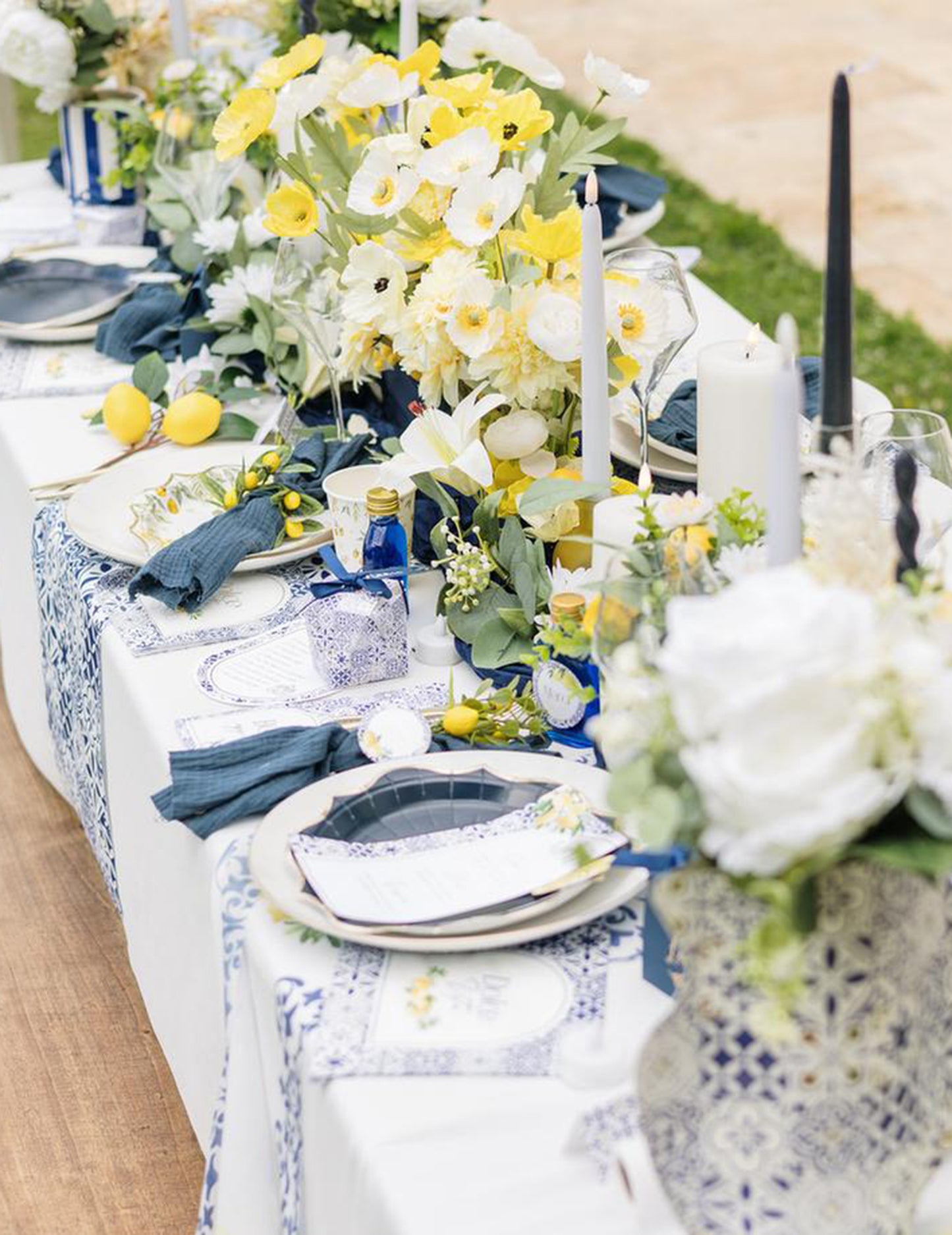 Mise en situation sur table de fête du Confettis en bois Citrons