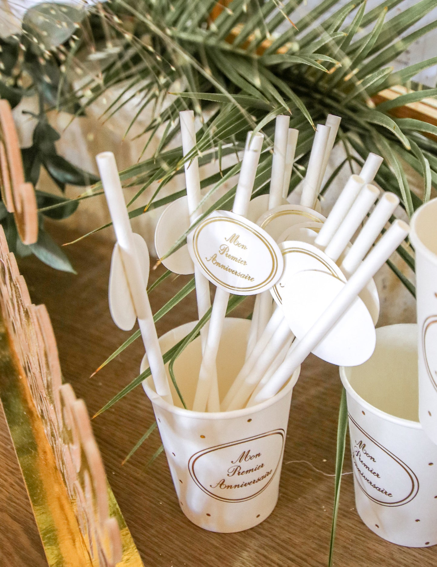 12 brček medailon moje první narozeniny bílá a zlatá 19 cm