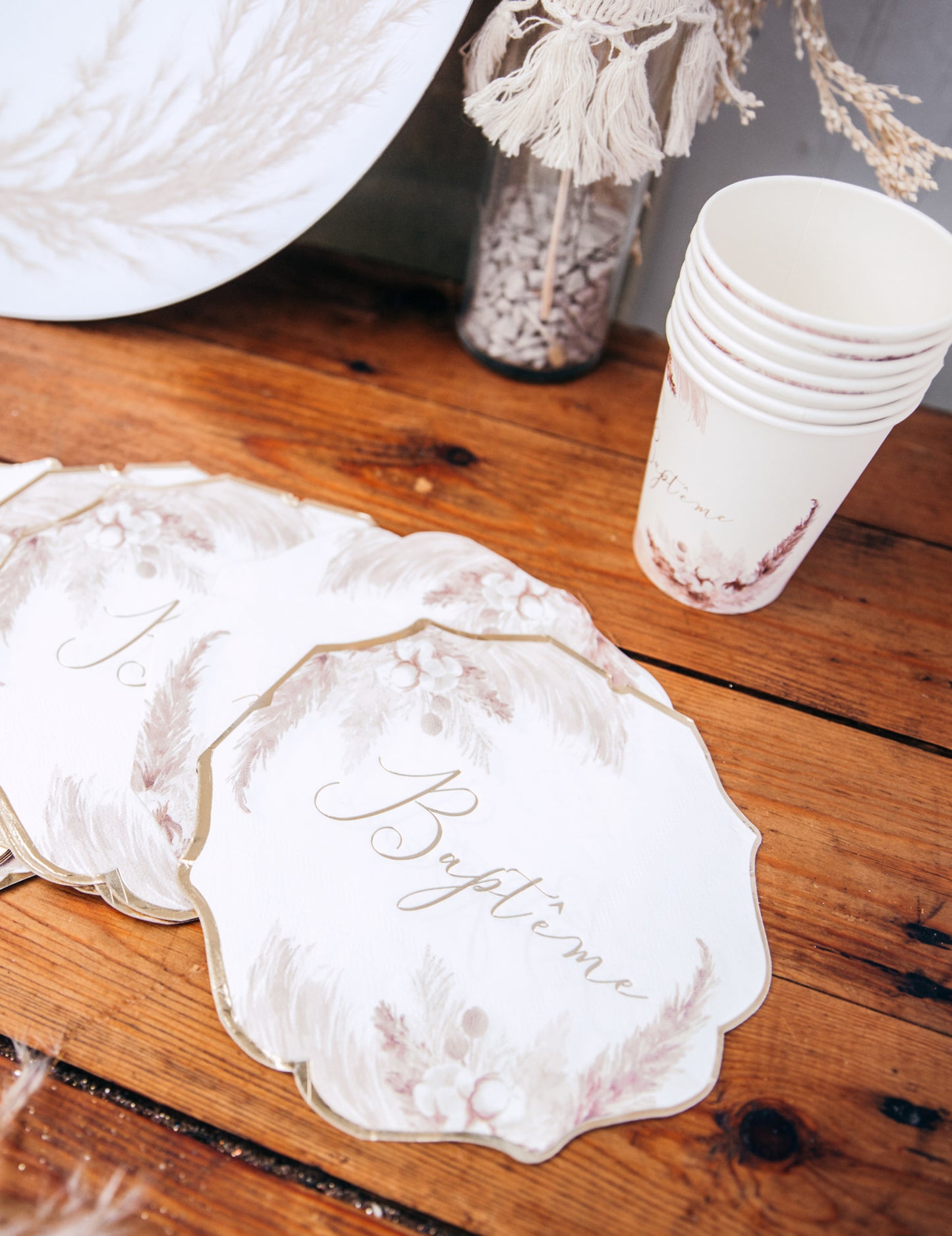 16 křestních papírových ubrousků pampy a bavlníkových květů 32 x 32 cm zlatá