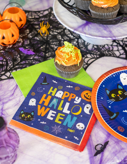 16 papírových ubrousků s motivem Halloween Friends 33x33 cm