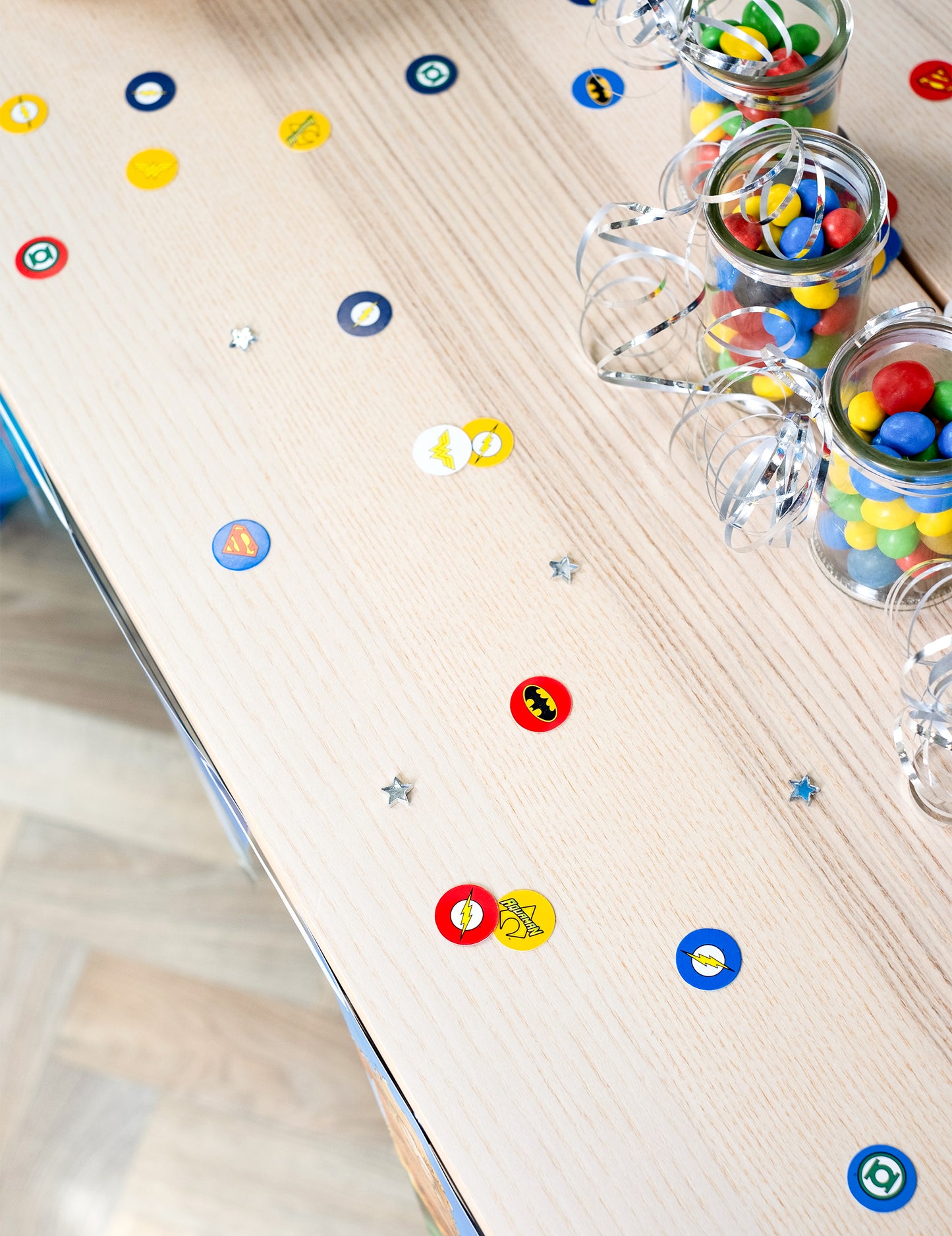 160 konfet Ligy spravedlnosti 2 cm