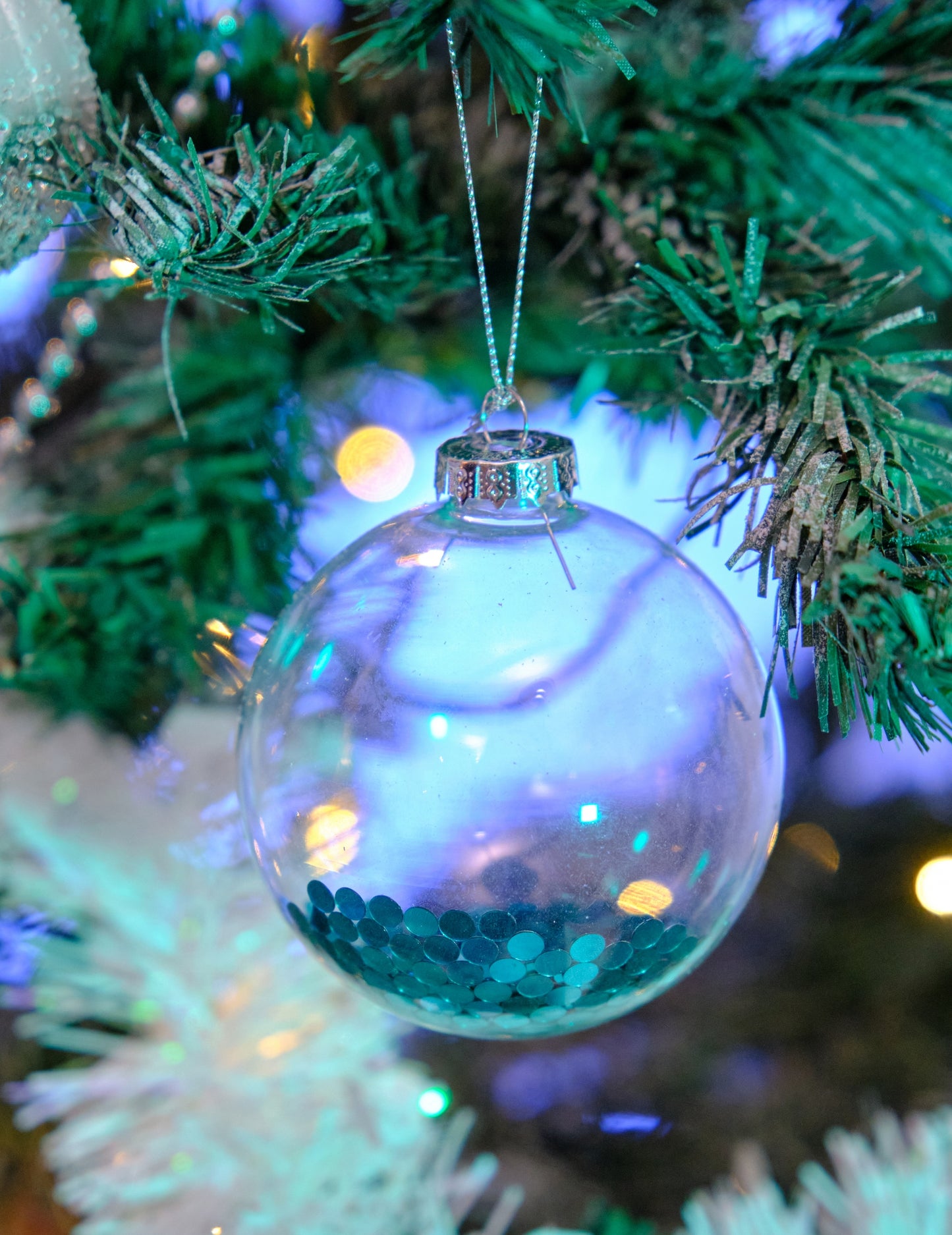 2 skleněné kuličky s modrým třpytem 8 cm pro vánoční stromeček
