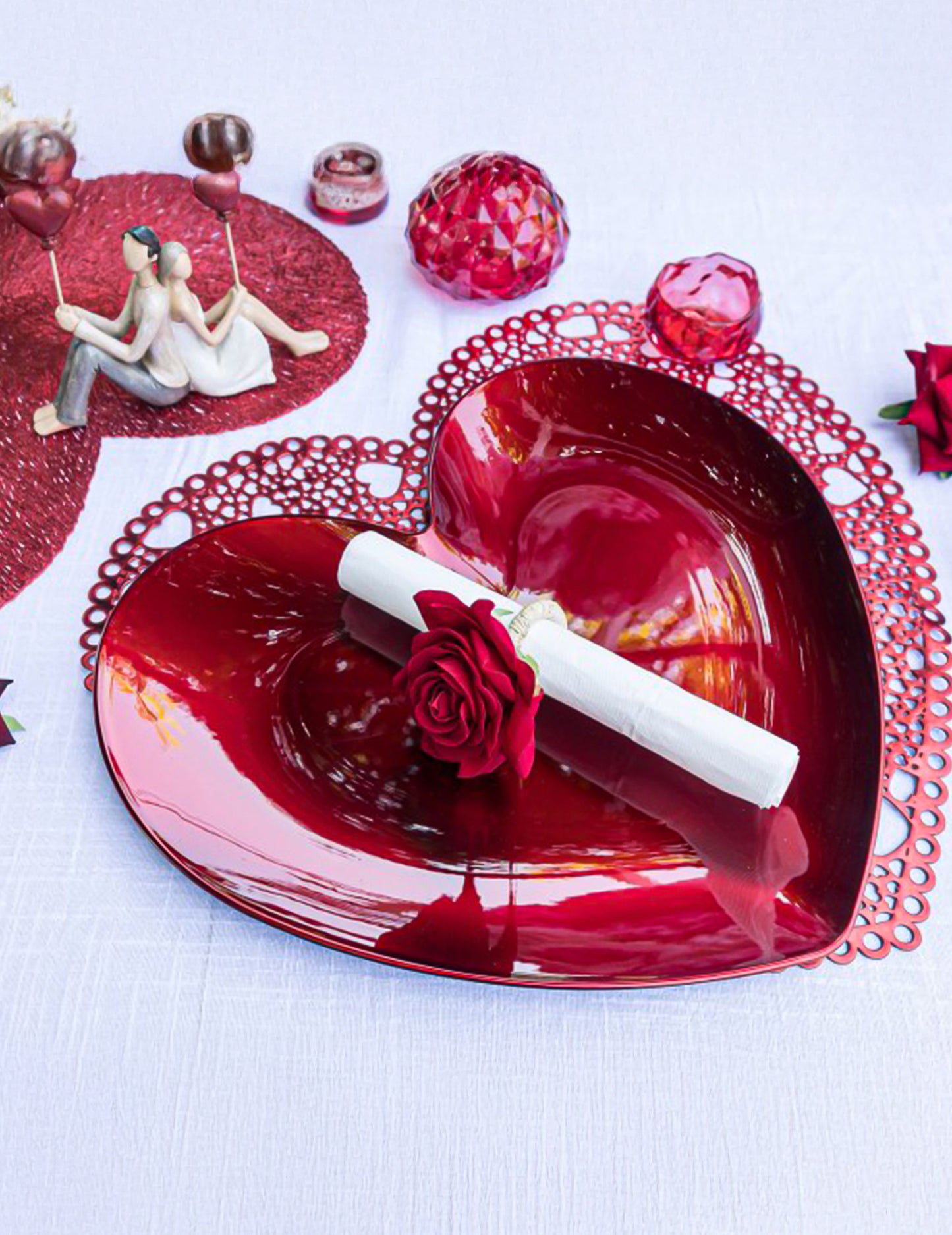 2 kroužky na ubrousky červené růže 6 x 8 cm