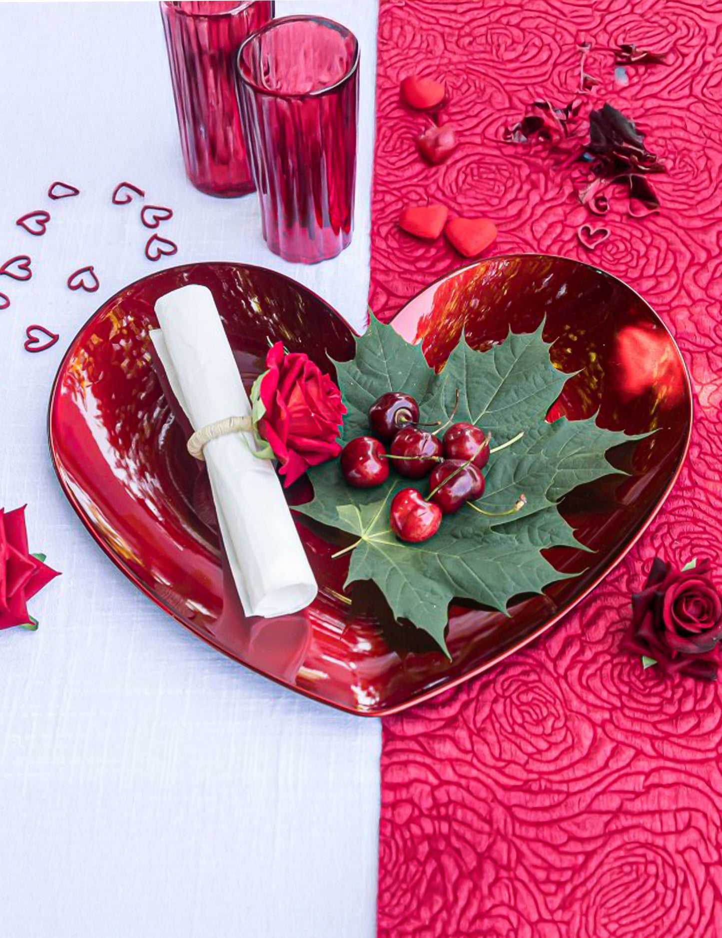 2 kroužky na ubrousky červené růže 6 x 8 cm