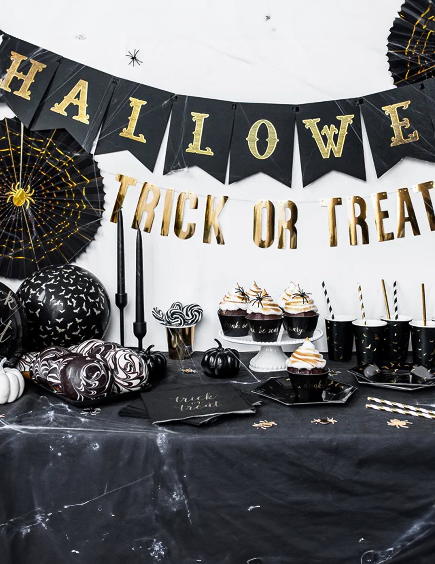 2 ozdobné černé a zlaté pavoučí papírové rozety 32 a 40 cm na halloween