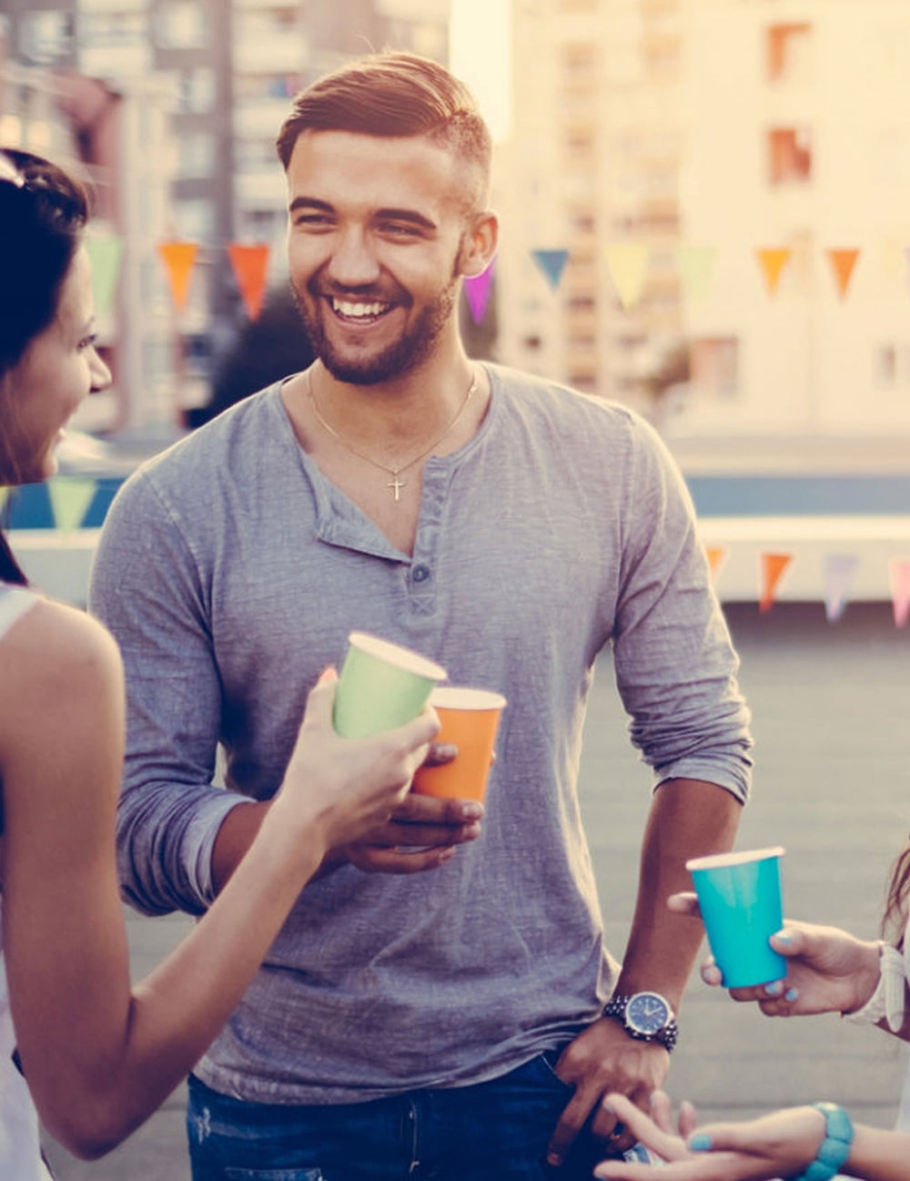 Mise en situation des gobelets américains carton recyclable Summer