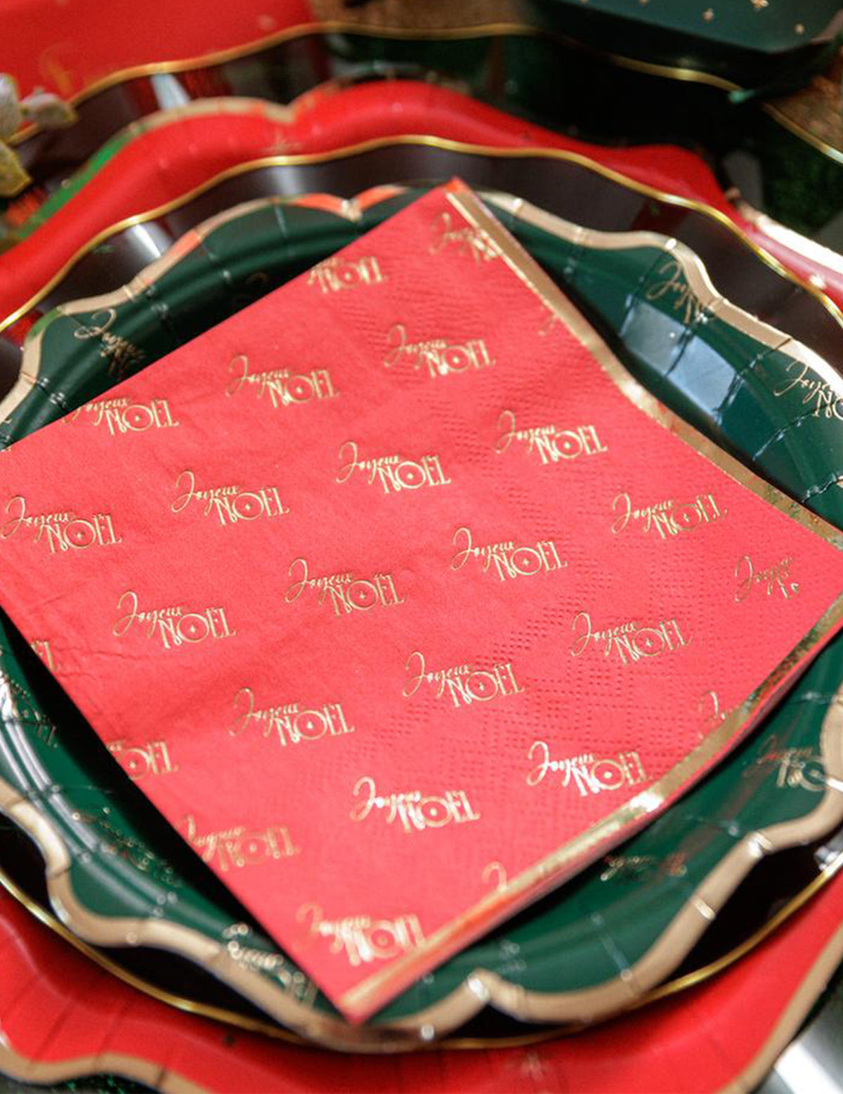 20 serviettes cocktail Joyeux Noël L'Intemporel rouge et or 24 x 24 cm