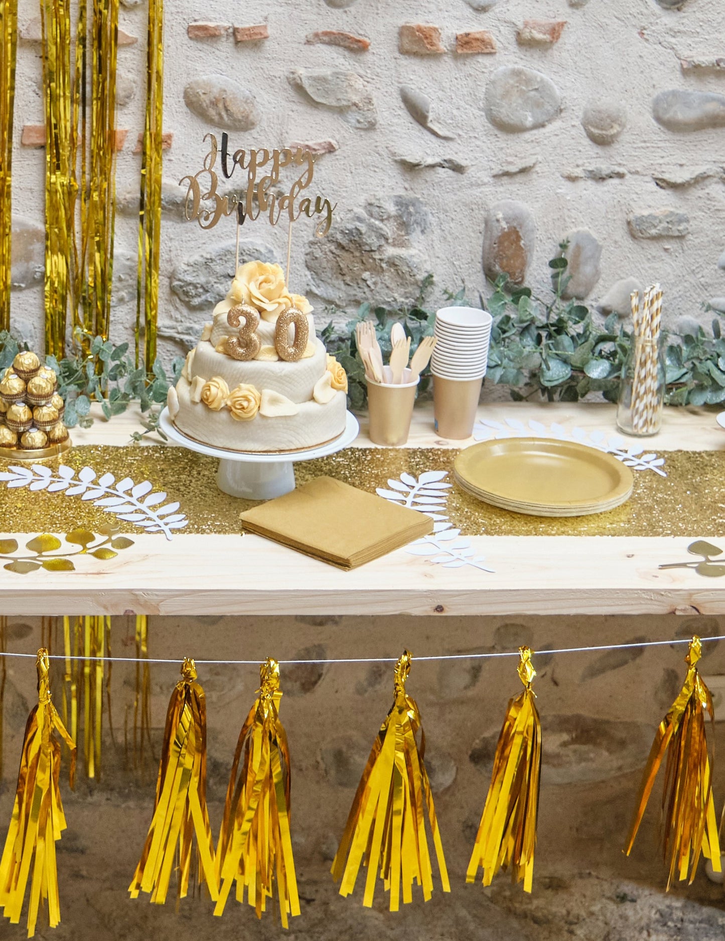 20 zlatých papírových ubrousků 33 x 33 cm na oslavu 