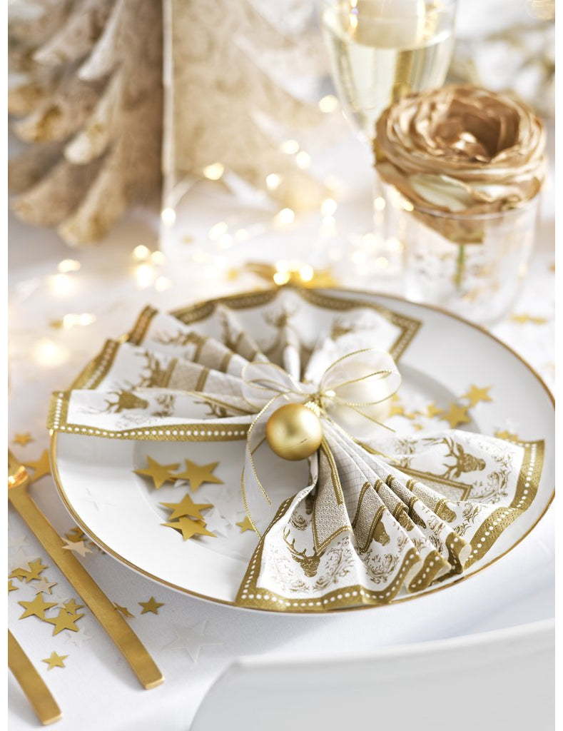 Mise en situation sur table de fête des serviettes en papier porcelaine motifs baroques