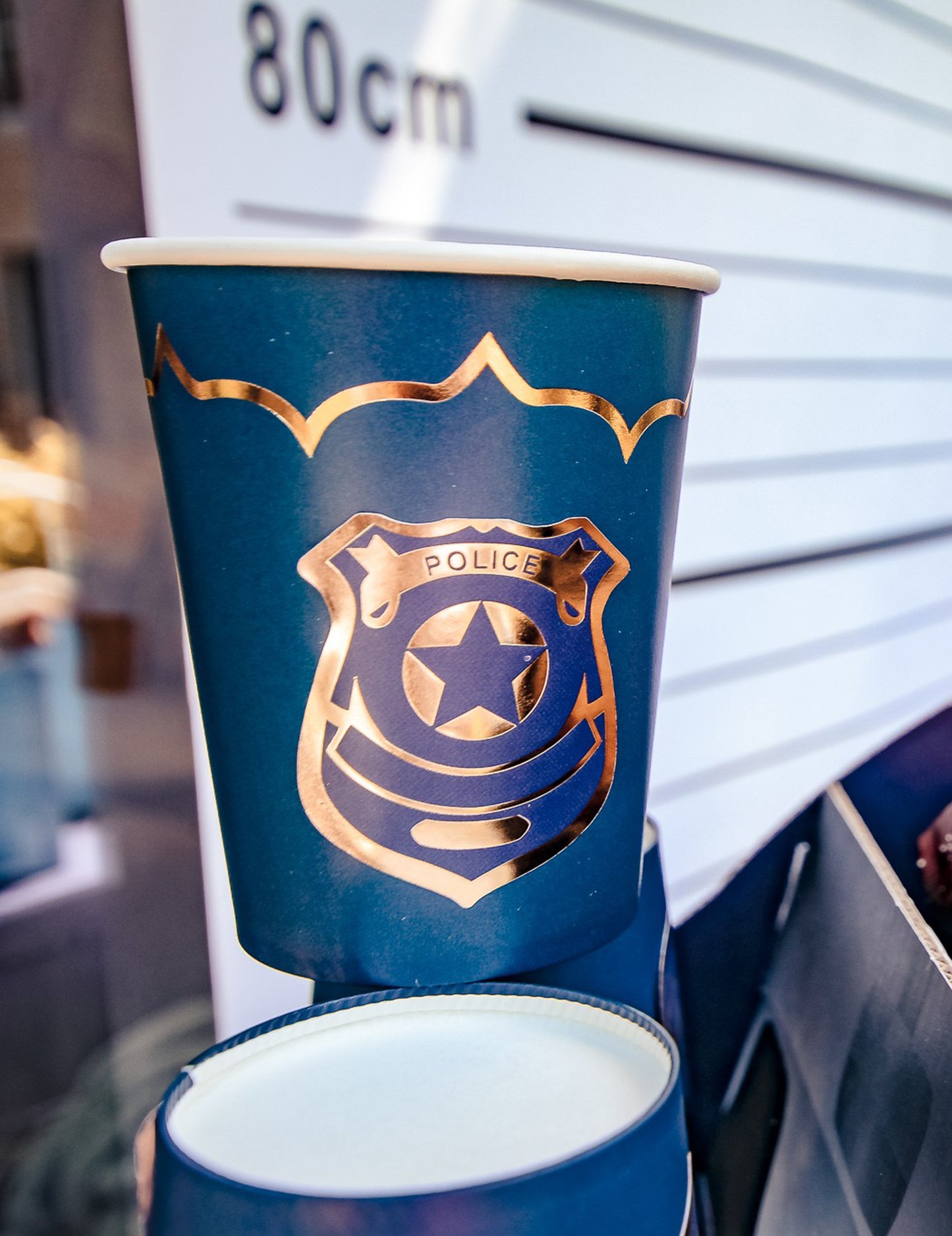 24 Polizeiabzeichenaufkleber in Marineblau und Gold, 4 cm