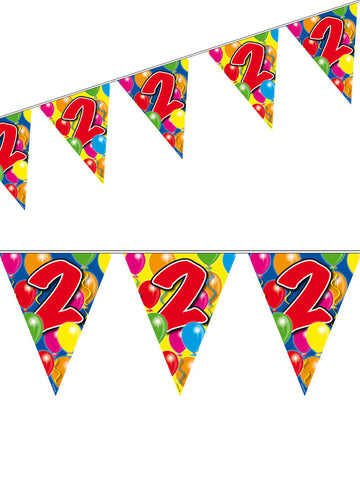 Girlanda s vlaječkou, 2 roky