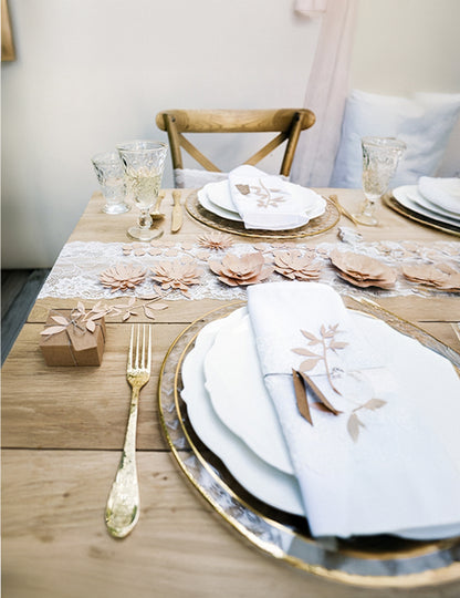 3 pudrově růžové 3D papírové květy 