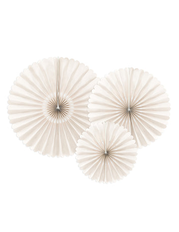 3 ozdobné rozety z béžového papíru pro svatby