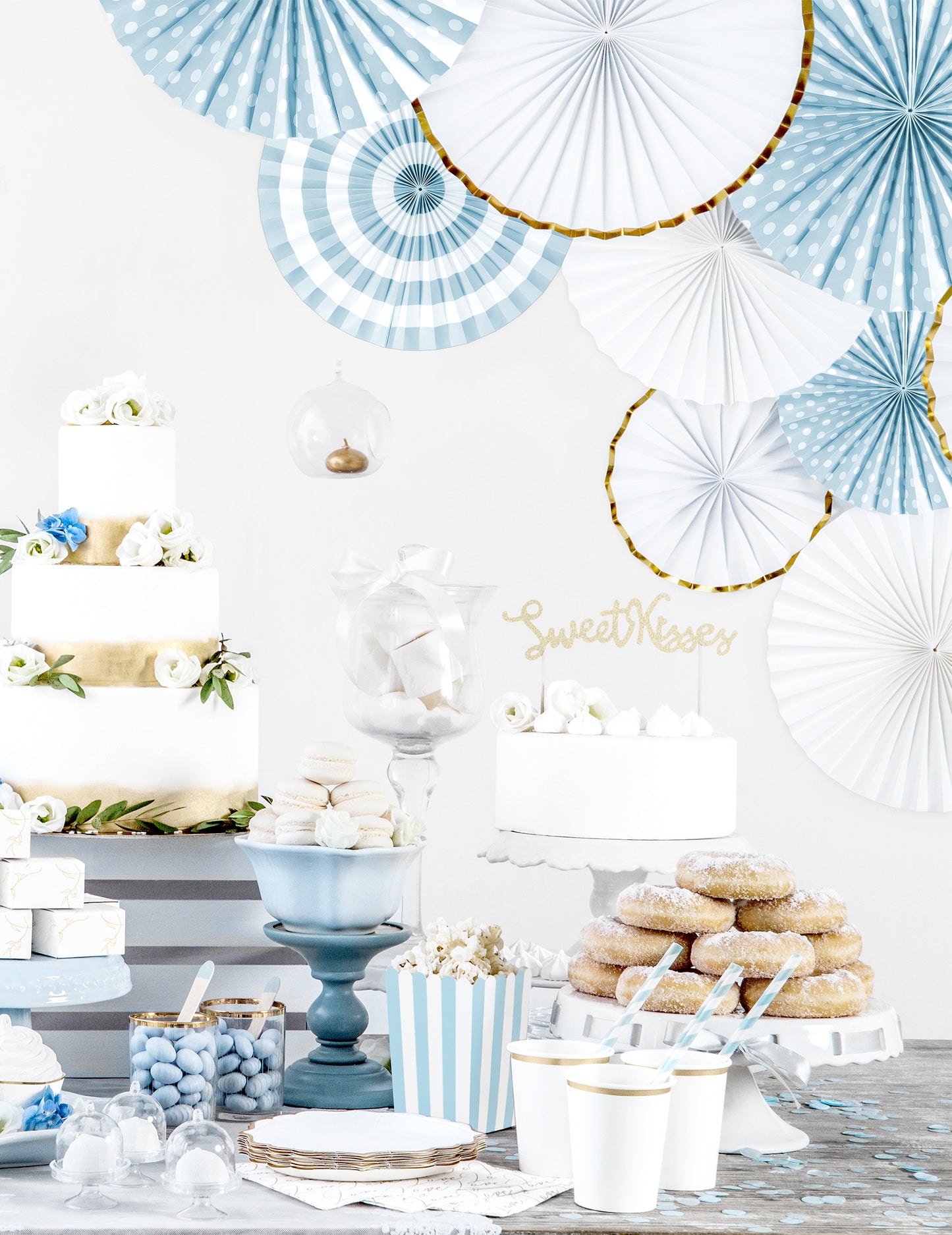 3 bílé a zlaté papírové rozety 40, 32 a 23 cm na ozdobu